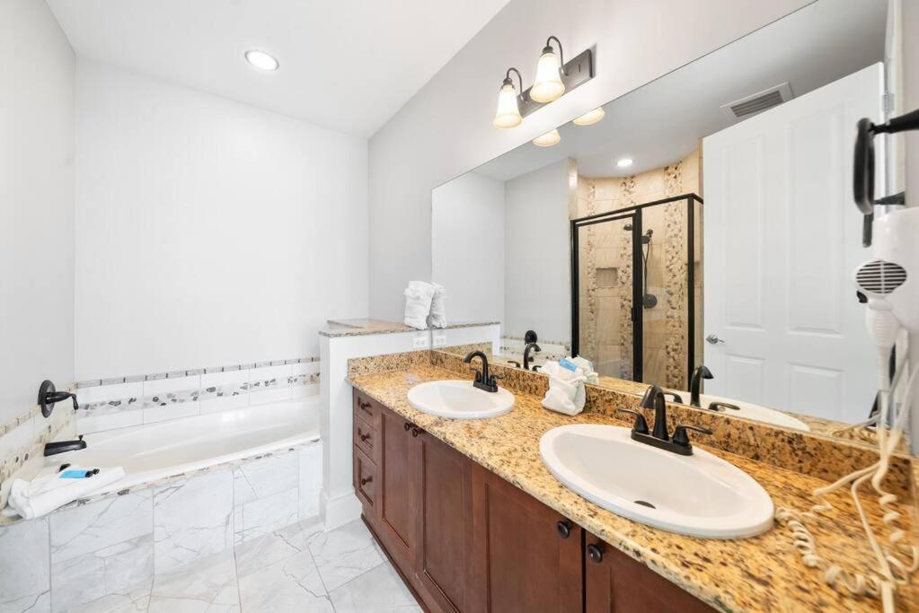 Aqua 110 New Remodel Ground Level, The Requested Unit In Building Apartment Panama City Beach